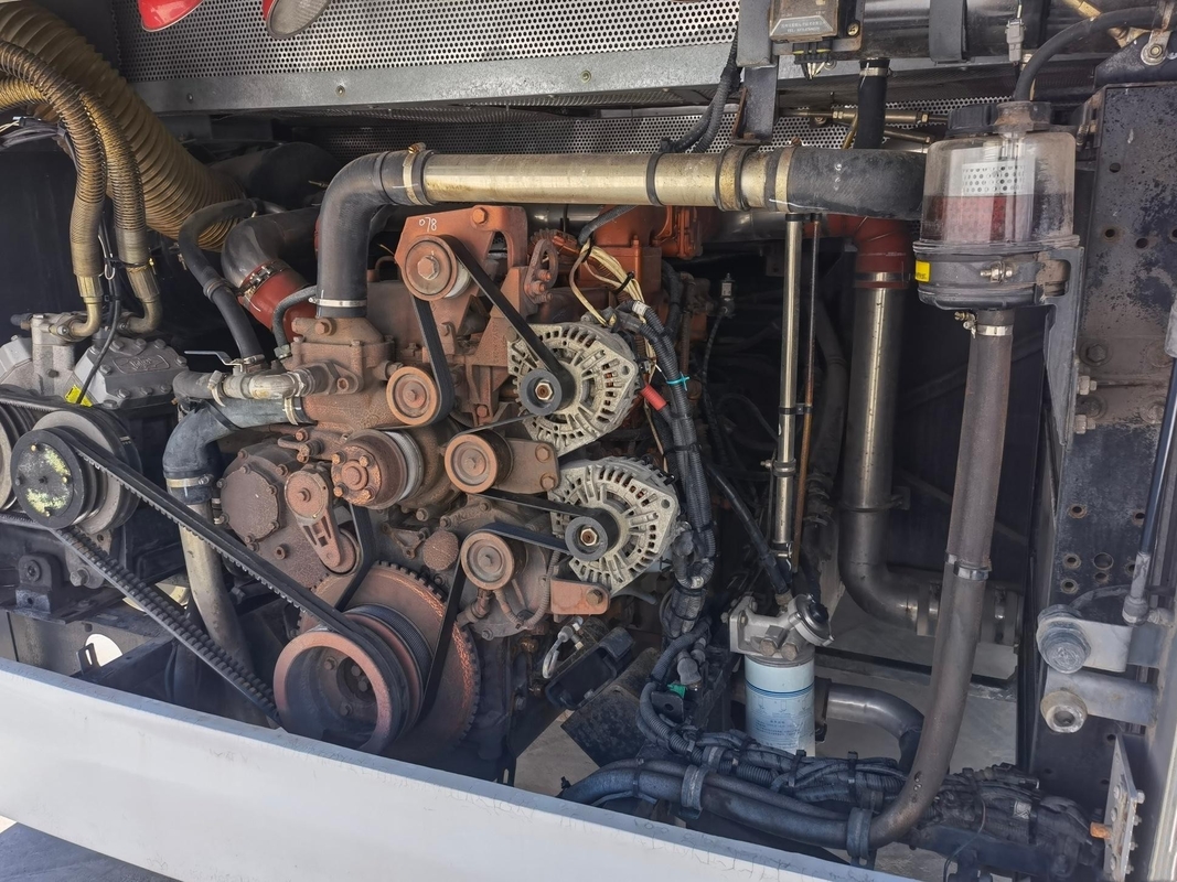As FO Ton Bus Air Conditioning BJ6120 usaram o motor 50 Seat da parte traseira de Bus LHD do treinador