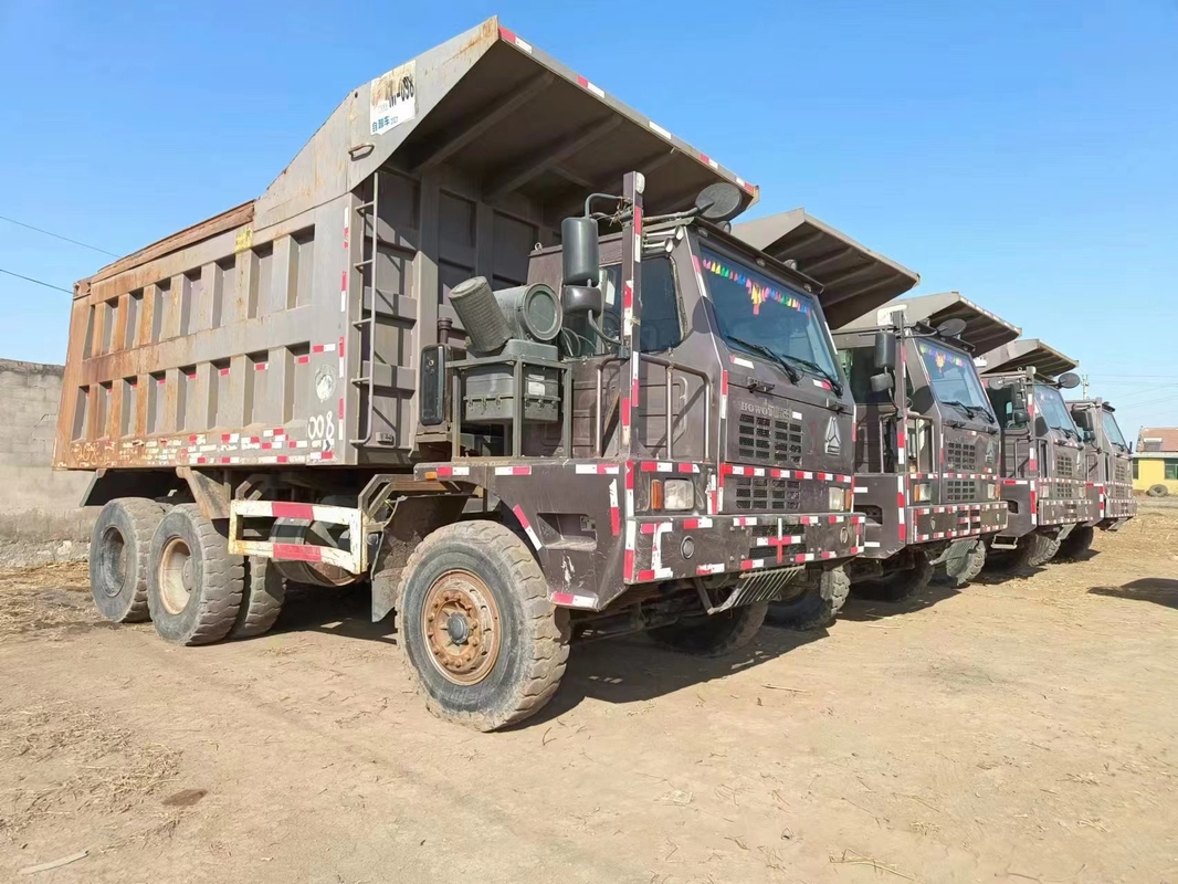 Caminhão basculante de mineração de HOWO com 80 - 120 toneladas entregam em segundo o caminhão para a venda