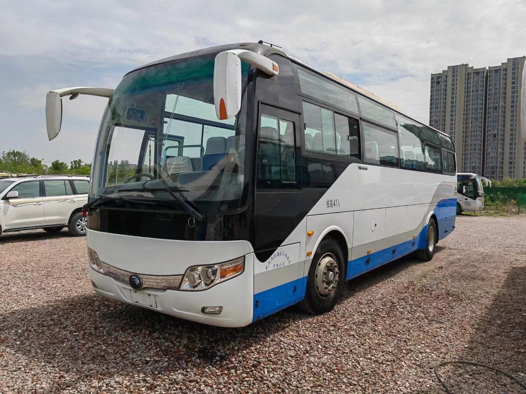 A única porta ZK6107 usou a movimentação da mão esquerda do passageiro dos assentos de Bus 47 do treinador de Yutong