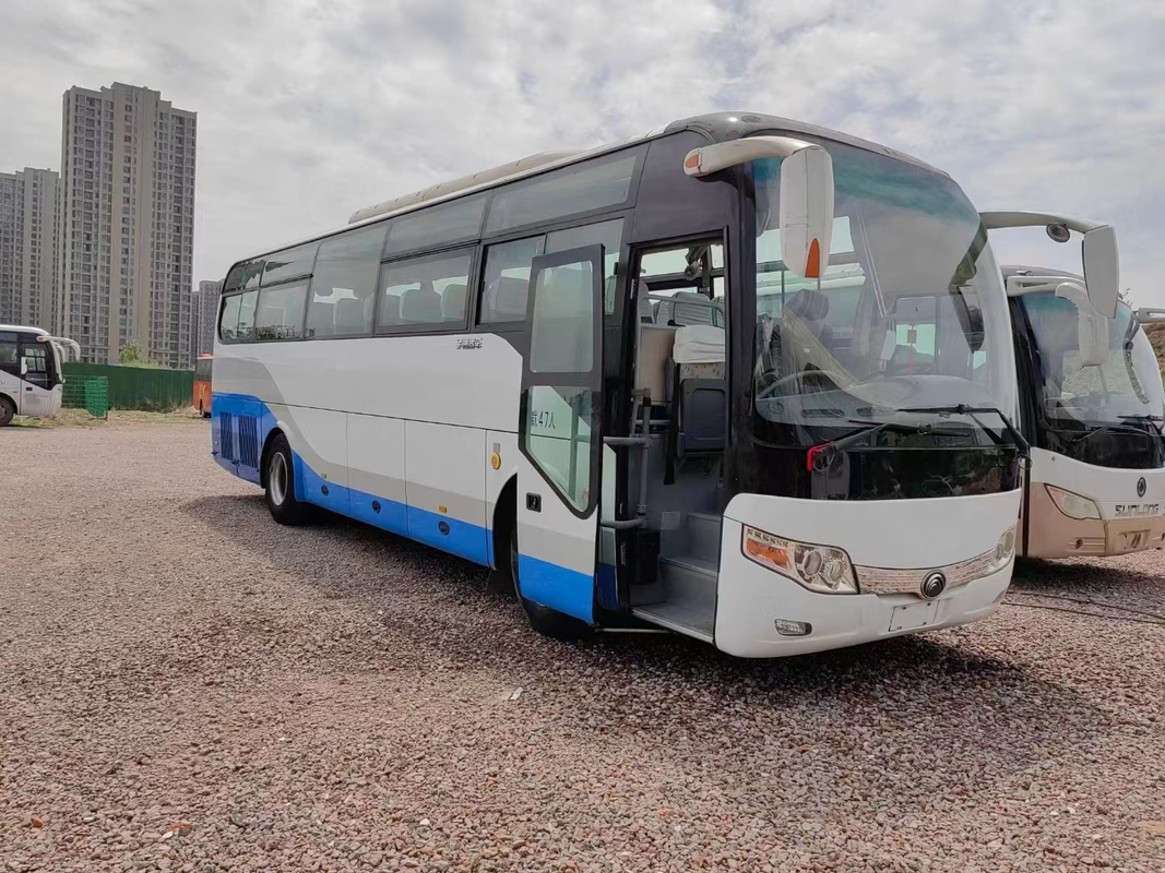 A única porta ZK6107 usou a movimentação da mão esquerda do passageiro dos assentos de Bus 47 do treinador de Yutong