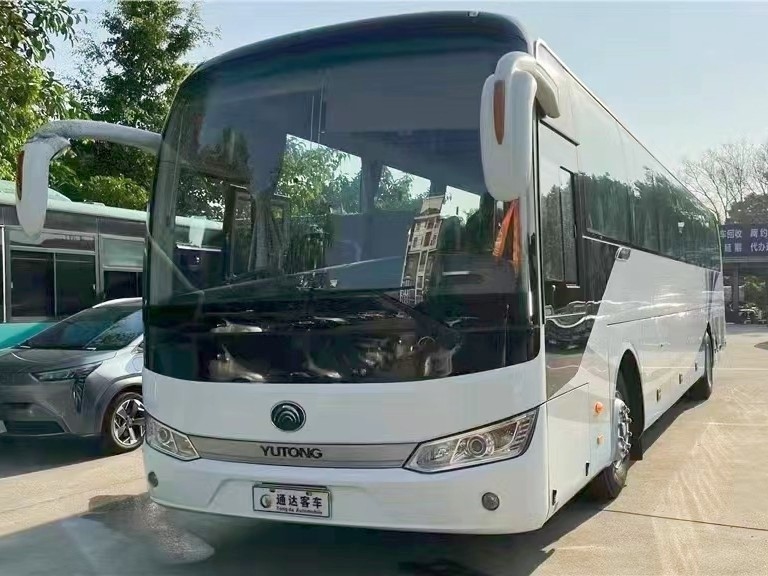 o ônibus usado Yutong 55seater do trânsito usou a suspensão do airbag das portas dobro do ônibus ZK6125 do rv