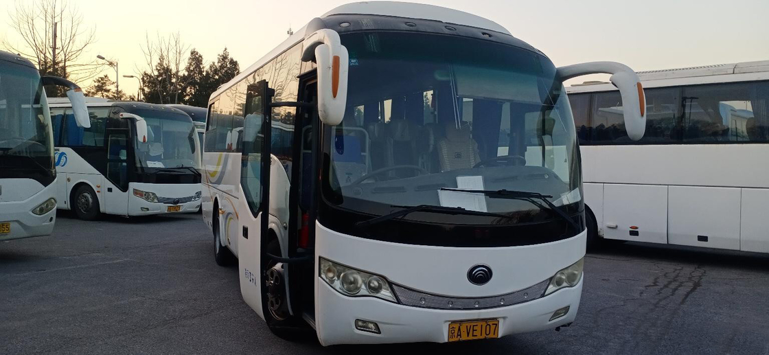 O ônibus luxuoso de Yutong da mão dos assentos de Bus 39 do treinador em segundo usou o ônibus Rhd Lhd da cidade de Innter para a venda