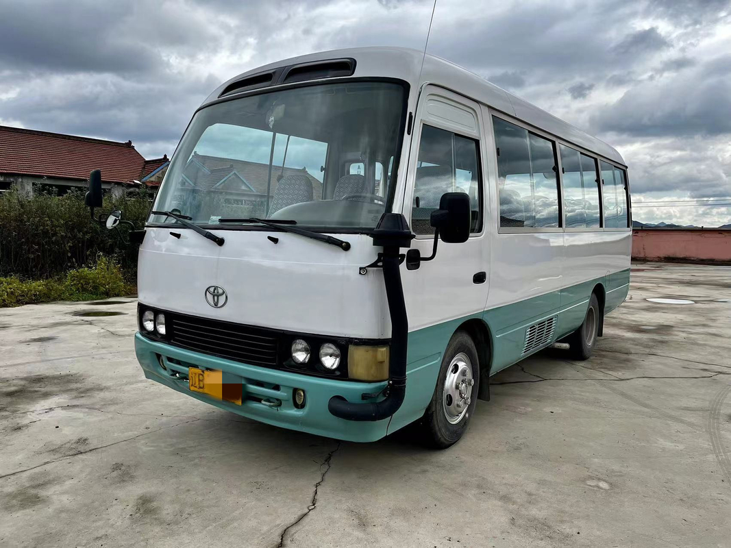 Ônibus usado 6m da pousa-copos da mão de motor diesel segundo do ônibus 14B da pousa-copos de Toyota 26 assentos