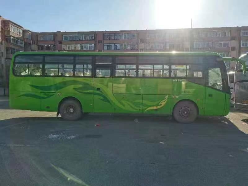 Ônibus interurbanos 2015 ônibus dos assentos ZK6102D Front Engine Bus Used Yutong do ano 45
