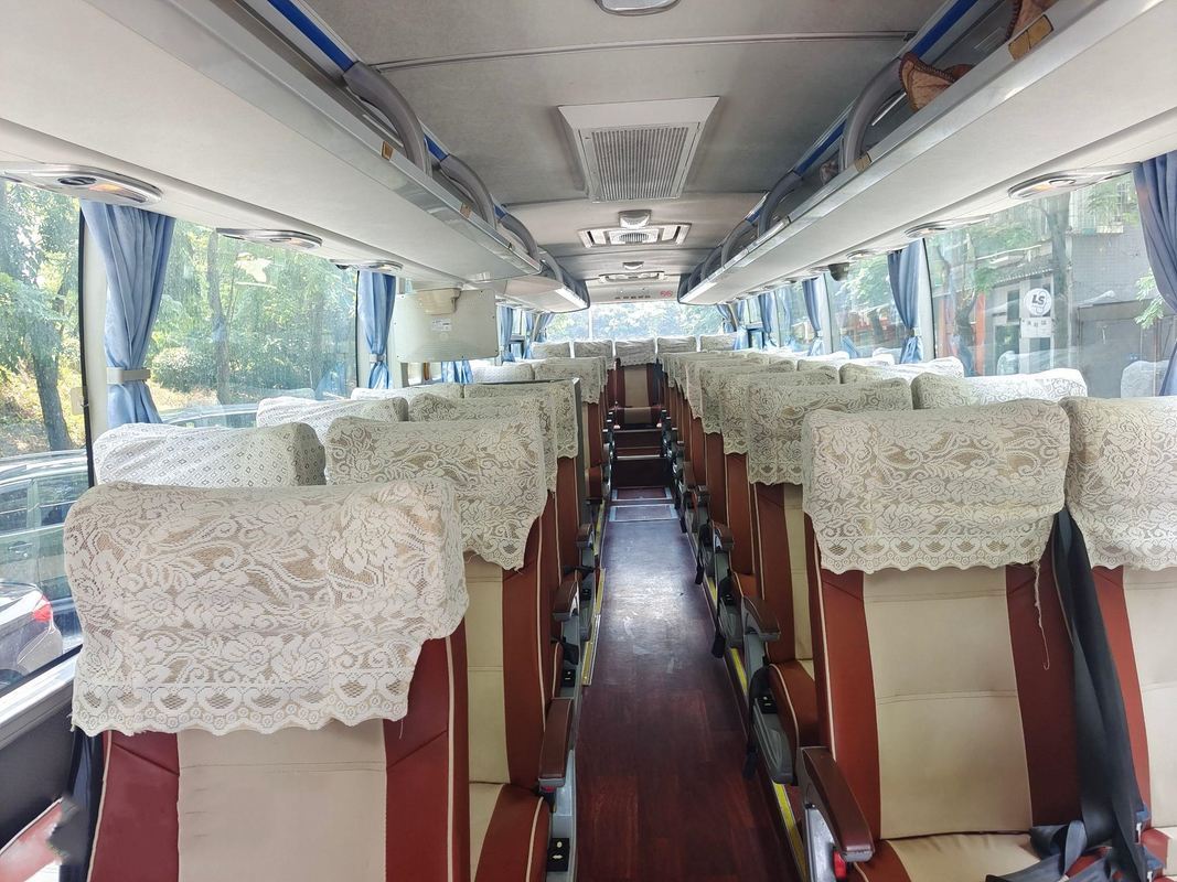 A saída traseira usada do motor do ônibus branco pequeno de Yutong dos assentos do ônibus 39 usou o ônibus luxuoso para África