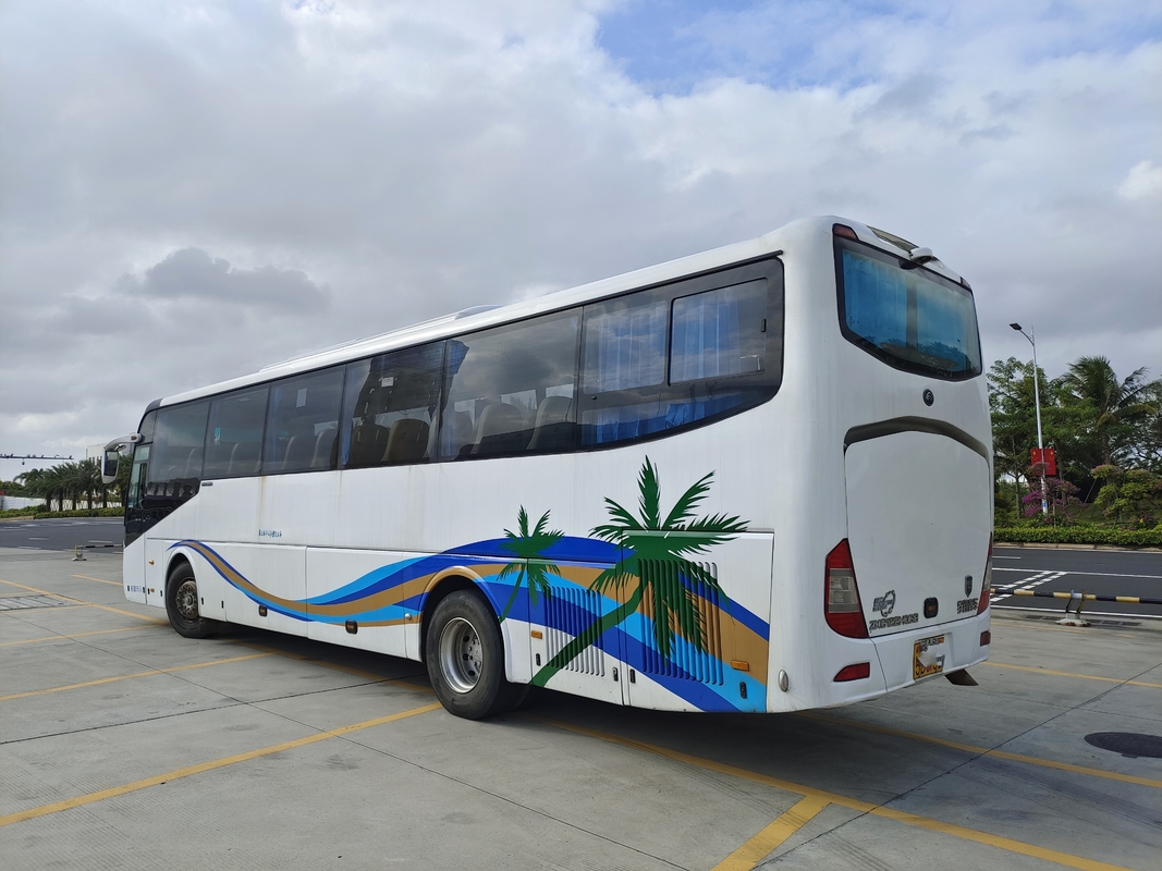 Mão de 55 assentos a ?a transporta o ônibus do transporte do tipo de Yutong para treinadores traseiros diesel do motor de África