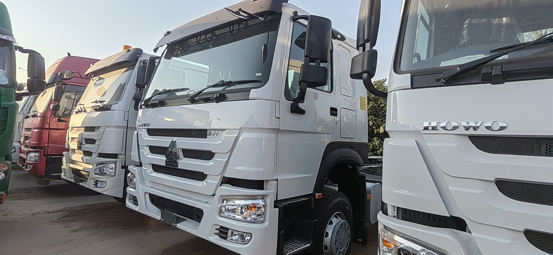 O caminhão basculante comercial usado de HOWO usou os caminhões diesel 6*4 LHD/RHD 371/375hp