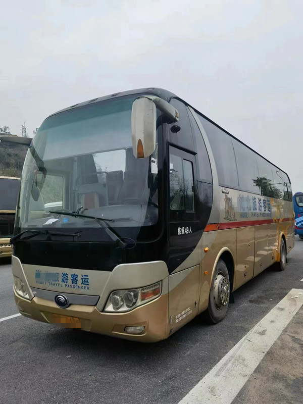 Os assentos usados de Yutong Bus ZK6110 51 do treinador 2013 direção do ano RHD usaram ônibus luxuosos