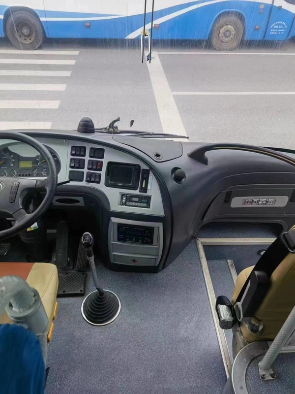 Os assentos usados de Yutong Bus ZK6110 51 do treinador 2013 direção do ano RHD usaram ônibus luxuosos