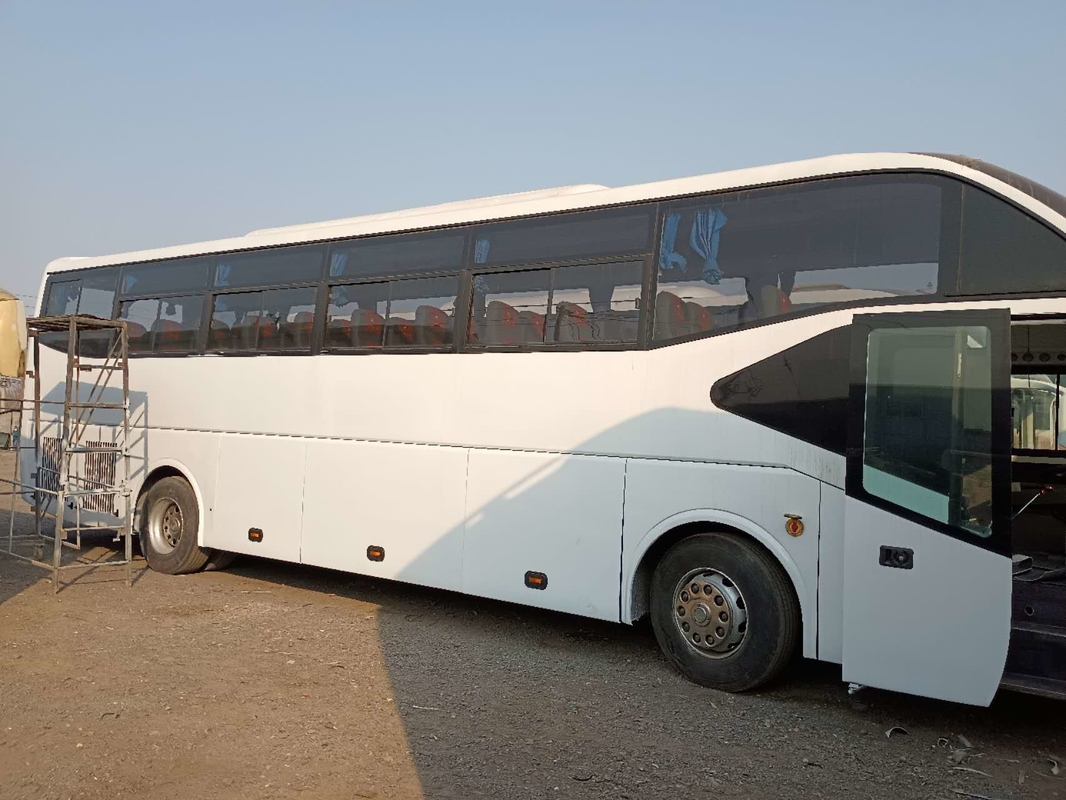 Os ônibus de transfer do aeroporto 55 Yutong usado assentos ZK6127 usaram o treinador Bus treinadores do aeroporto de 2016 anos