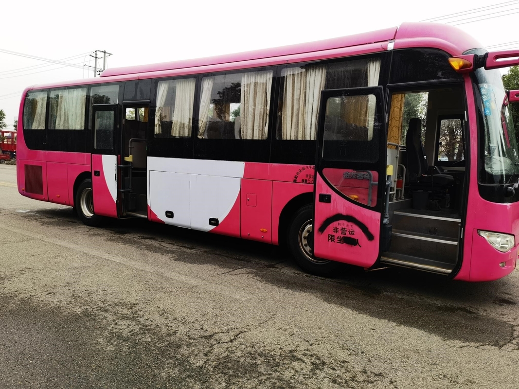 O treinador Second Hand Kinglong usou a porta média do passageiro da disposição dos assentos 2+3 do ônibus XMQ6110ACD4D 56