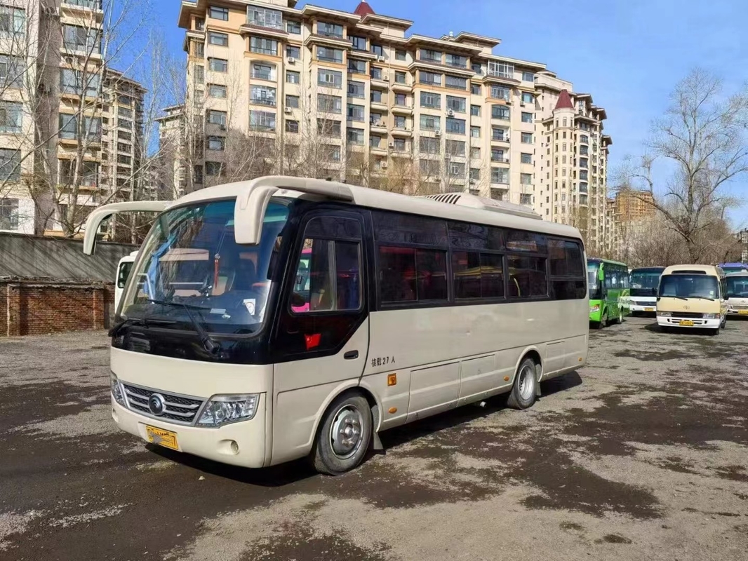 O ônibus usado Front Yuchai Engine do passageiro 2017 mão Yutong do ano segundo transporta o deslizamento de Windows 27 assentos