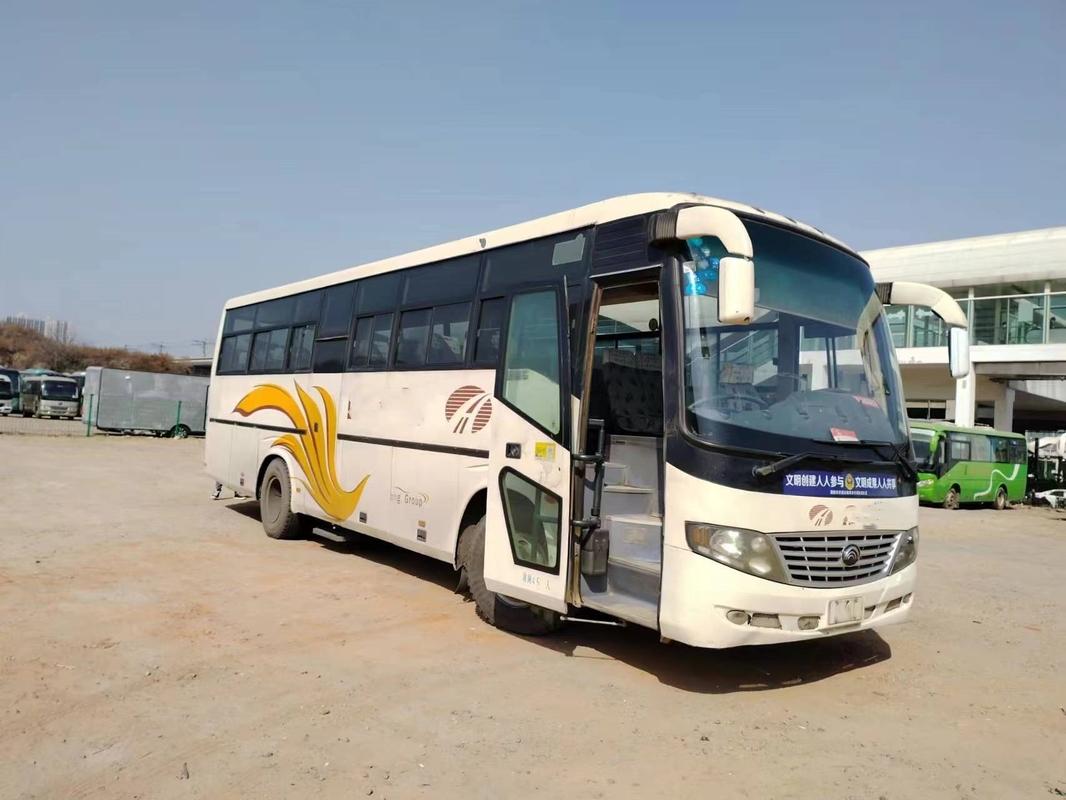 As portas dobro usadas de treinadores de motor que deslizam Windows 45 assentos entregam em segundo jovens Tong Bus ZK6106D