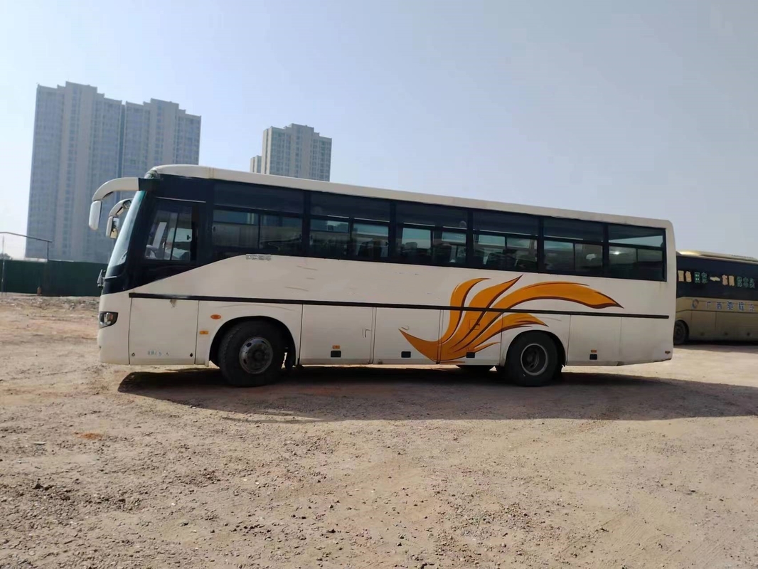 As portas dobro usadas de treinadores de motor que deslizam Windows 45 assentos entregam em segundo jovens Tong Bus ZK6106D