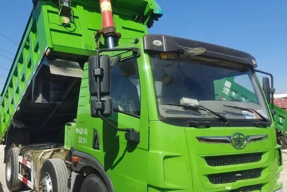 Caminhão rápido avaliado usado da mão JIEFANG da caixa de engrenagens segunda da carga 24.5t da descarga 220hp 6×2 do caminhão