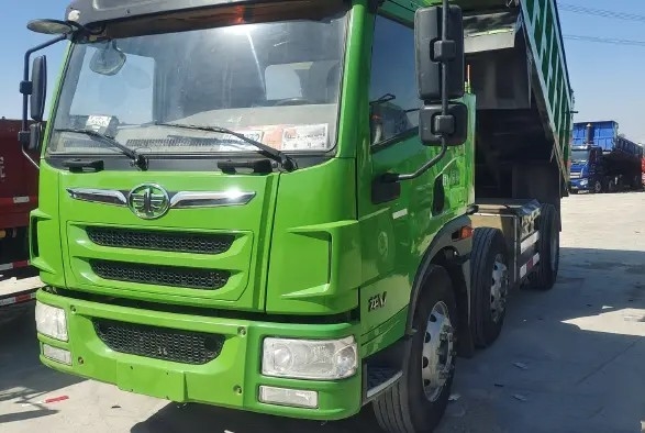Caminhão rápido avaliado usado da mão JIEFANG da caixa de engrenagens segunda da carga 24.5t da descarga 220hp 6×2 do caminhão