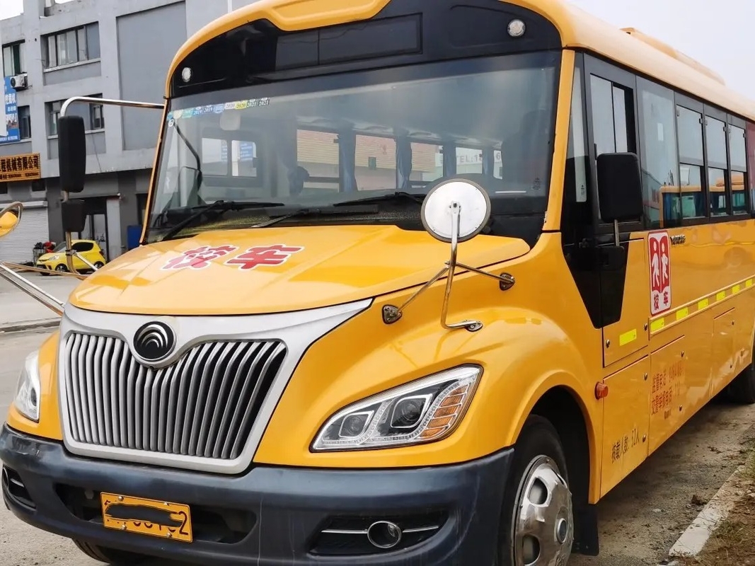 Os assentos 9 do motor 52 de Weichai do ônibus escolar da segunda mão medem o ônibus usado YuTong ZK6935D