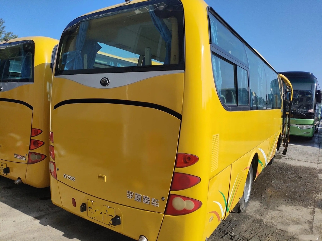 30 assentos usaram a mão amarela Yutong ZK6798 do motor segundo de Yuchai da cor dos treinadores de passageiro
