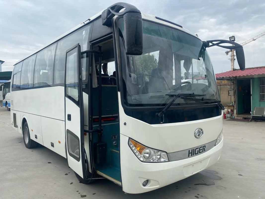 Os assentos usados do ônibus 30 do passageiro que selam a C.A. da disposição dos assentos do motor 2+2 de Yuchai da janela usaram um KLQ6755 mais alto