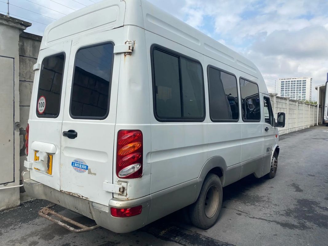 Mini Van de segunda mão Motor dianteiro 11 lugares Portas traseiras A / C teto alto 140hp Minibus usado NJ6604