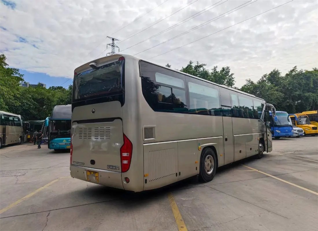 Os ônibus interurbanos dobram portas 46 assentos que 11 medidores de decoração interior luxuosa usaram Tong Bus novo ZK6119