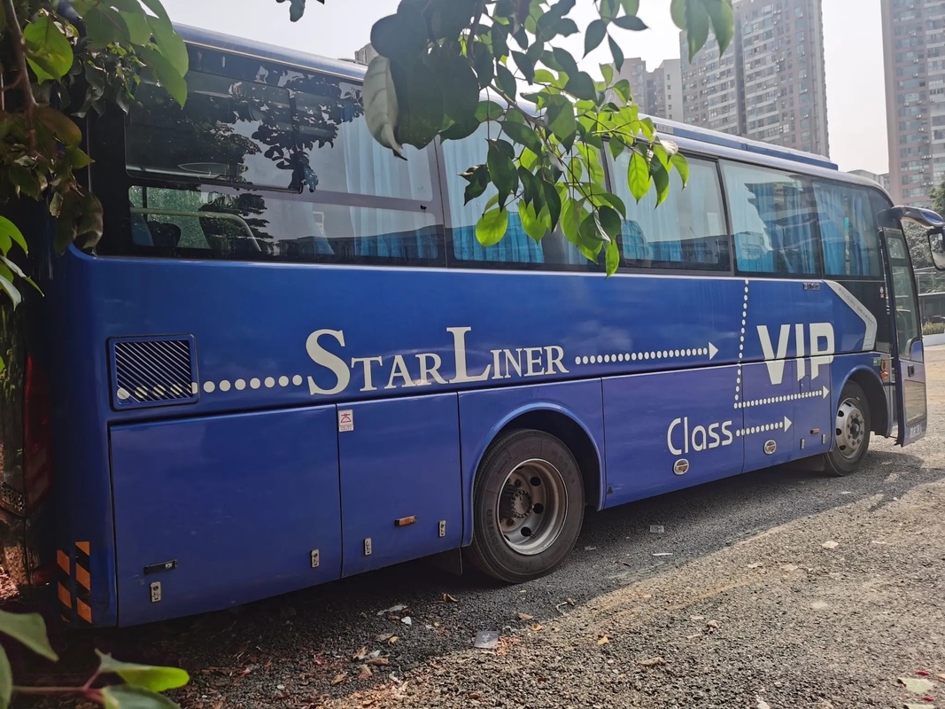 òs assentos do motor 220hp 38 de Yuchai do ônibus da mão que selam a janela 8,7 medidores de Dragon Bus dourado usado XML6887
