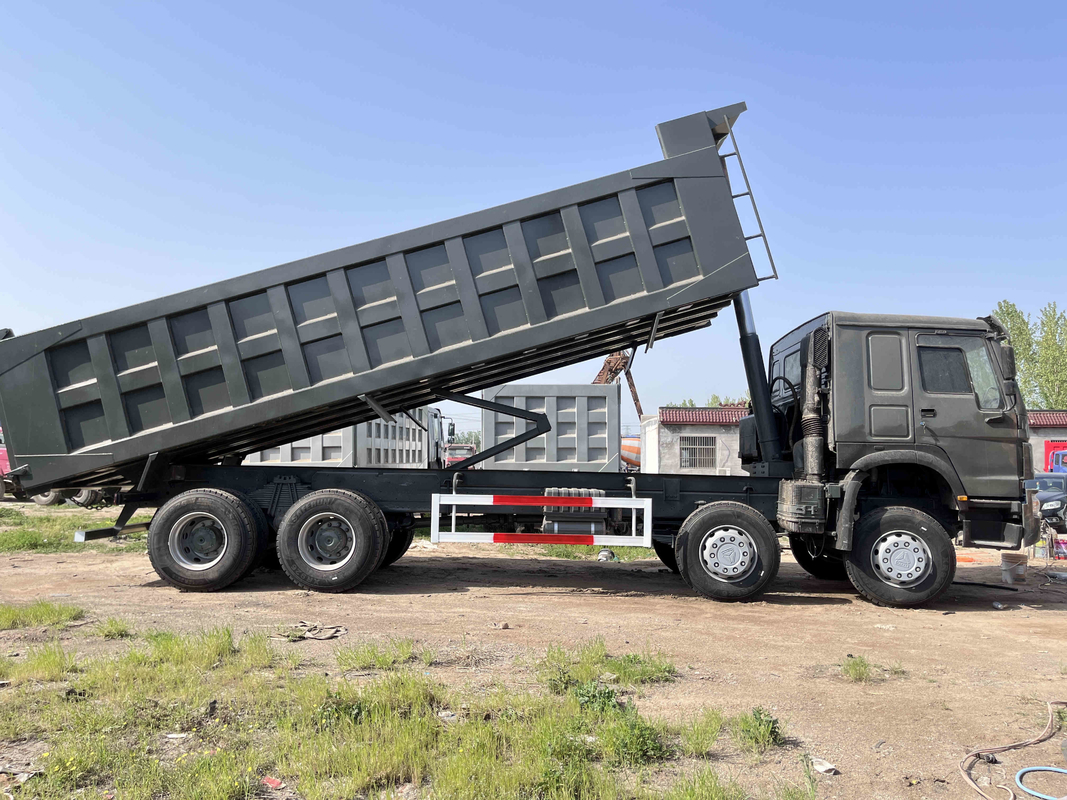 O motor usado de Tipper Trucks 371hp Sinotruck 10,5 medidores de carga avaliado 8×4 de 16t entrega em segundo HOWO ZZ3317