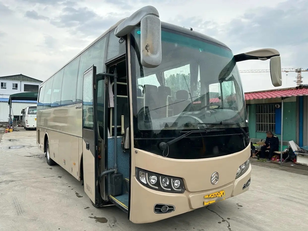 O rv usado treina o EURO dourado IV do dragão XML6897 compartimento de bagagem do motor de Yuchai da movimentação da mão esquerda de 41 assentos