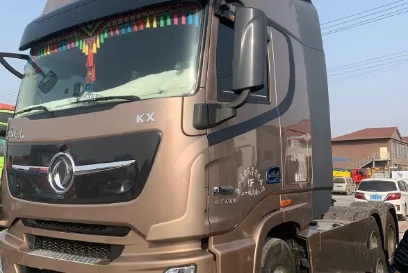 Modo usado LHD/RHD da movimentação da cabeça 6×4 do trator de Dongfeng da mão de Cummins Engine 600hp ò dos reboques de trator noun