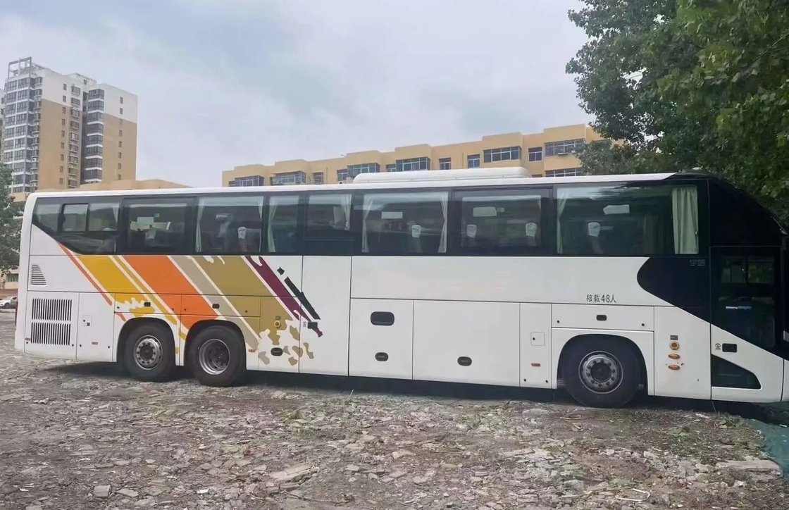 O motor definidamente grande dobro de Weichai dos assentos do compartimento de bagagem 48 do ônibus da segunda mão com A/C usou o ônibus de excursão ZK6137