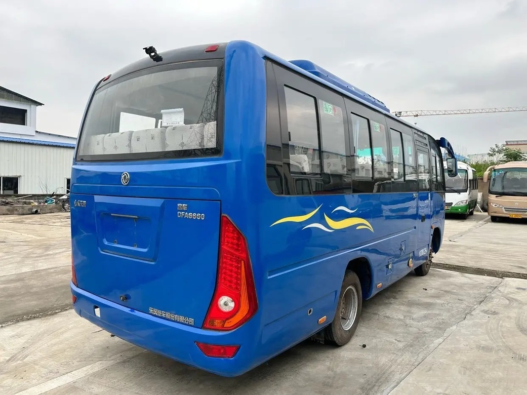 Os azuis pequenos usados do ônibus colorem 25 assentos o motor 130hp de Yuchai que que desliza a mão esquerda de Windows conduz o ônibus DFA6660 de Dongfeng