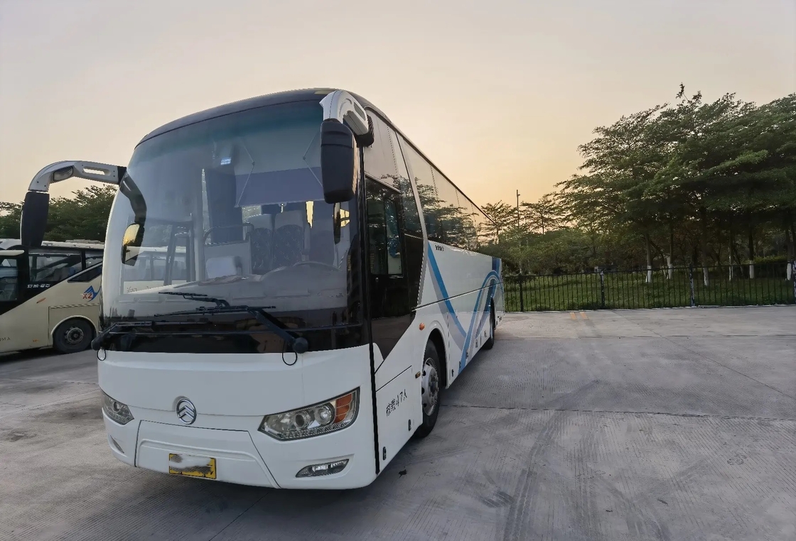 Os treinadores luxuosos usados 2 portas 80% 47 novos assentam o ò motor dourado 6 Cyliders de Dragon Bus XML6102 Yuchai com A/C