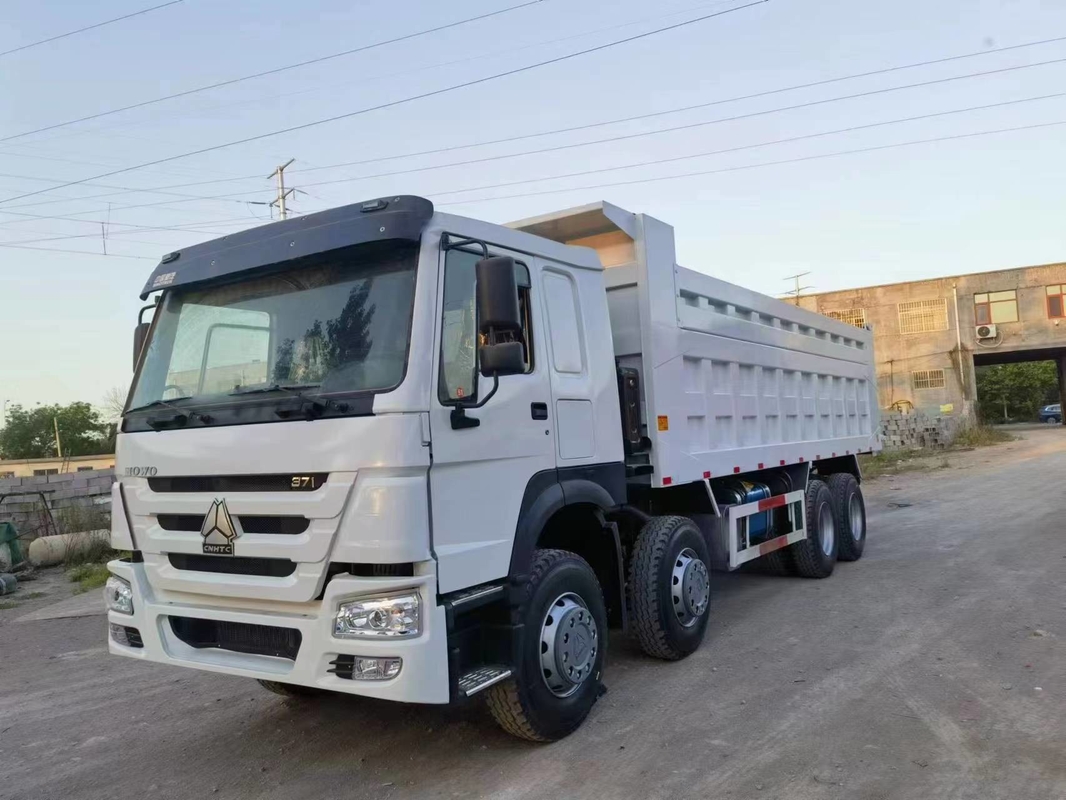 O combustível usado transporta o modo branco da movimentação da movimentação 8×4 da mão esquerda da cor caminhão basculante usado cavalos-força de 371 HOWO