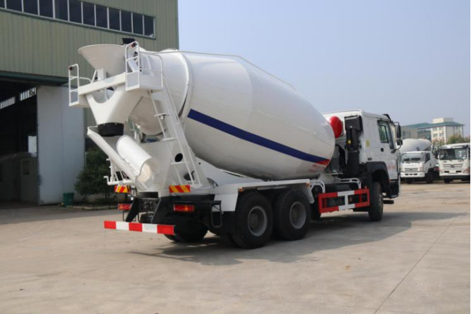 EURO concreto usado IV do caminhão do misturador de cimento do modelo LHD Sinotruck Howo da movimentação dos caminhões 6×4 que carregam 8 toneladas