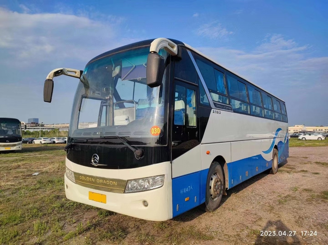O motor raro da porta média do compartimento de bagagem dos assentos em segundo da mão dos ônibus e dos treinadores 47 usou Dragon Bus dourado XML6113