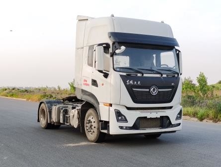 Massa usada da tração do total da cabeça 465hp do trator do modo da movimentação do Euro 5 DONGFNEG 4X2 dos caminhões do trator 30 toneladas de LHD