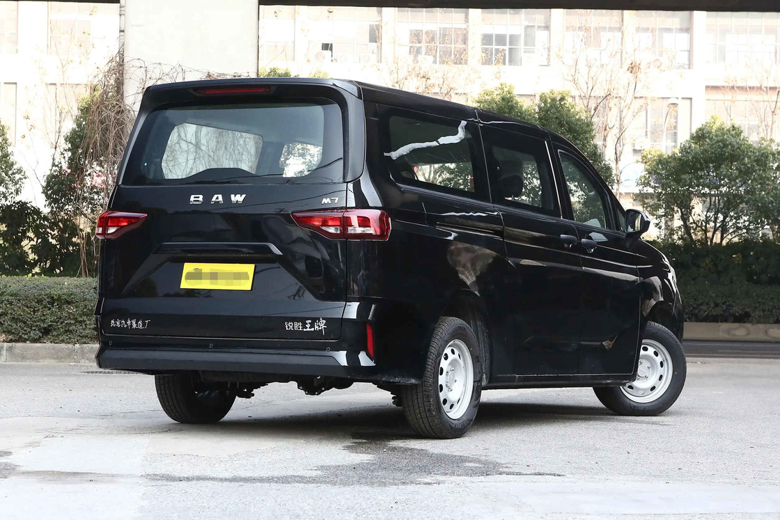 Minibus usado de 9 lugares BAW M7 Motor de óleo 7/9 lugares Ar condicionado Marca chinesa