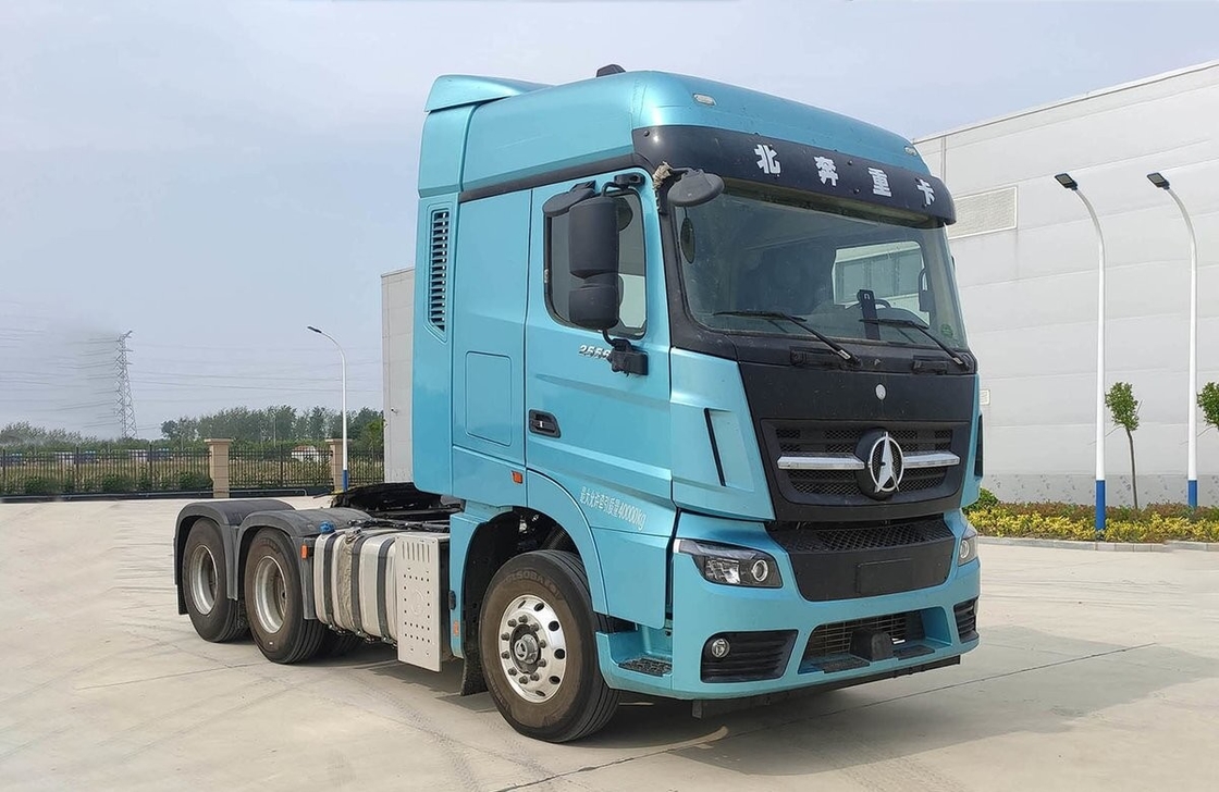 Caixa de engrenagens Zf Amt 560hp Carros de combustível usado Beiben Cabeça de cavalo 6 * 4 modo de condução 3 eixos