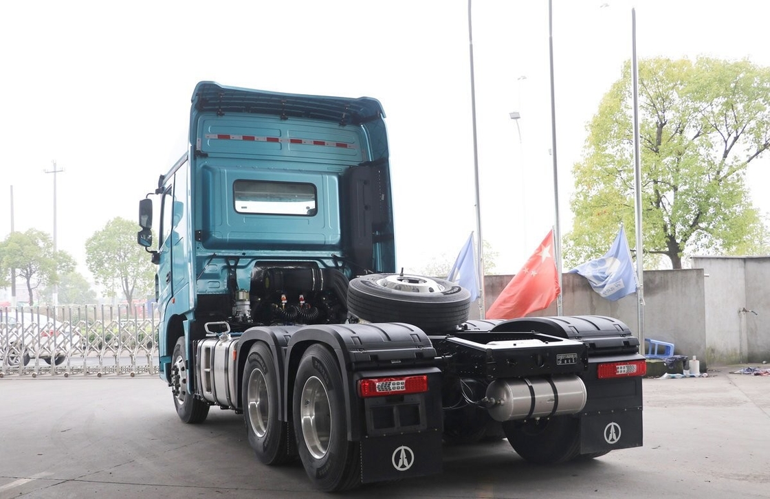 Caixa de engrenagens Zf Amt 560hp Carros de combustível usado Beiben Cabeça de cavalo 6 * 4 modo de condução 3 eixos