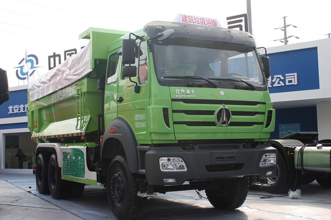 Modo de condução 6*4 Caminhões de construção usados Beiben 336hp Direção à esquerda Euro 4 Cabina plana