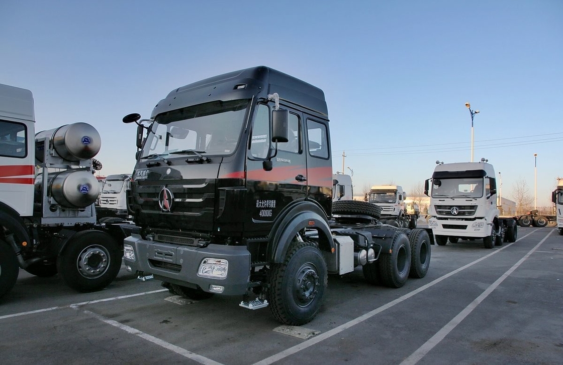 6x4 Tractor Used Truck Beiben Tractor Head 336hp Alto teto LHD / RHD