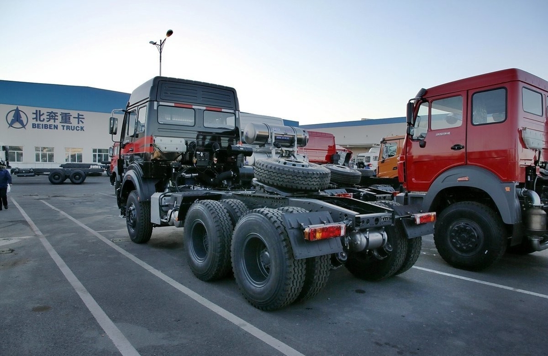 6x4 Tractor Used Truck Beiben Tractor Head 336hp Alto teto LHD / RHD