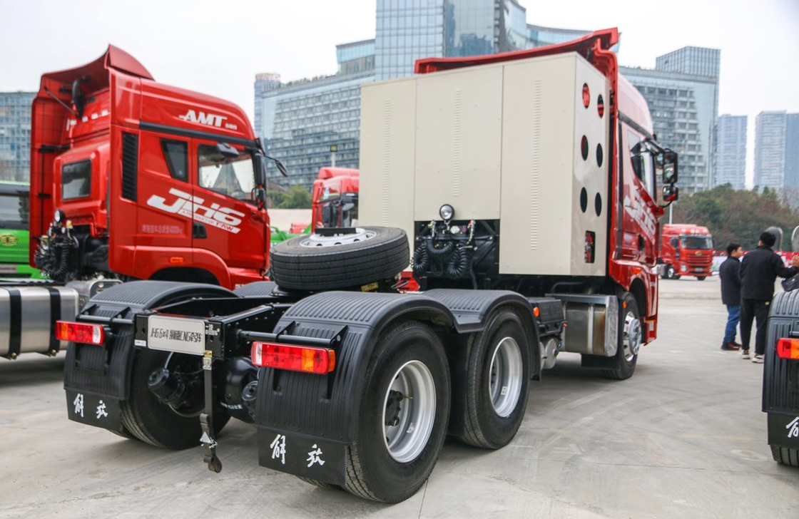 Tractor Trailer Truck Jiefang JH6 6*4 Drive Mode 510hp CNG Weichai Motor Euro 6