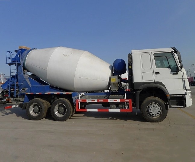 Veículo usado e novo Sinotruk HOWO 4X2 6X4 8cbm 10cbm 12cbm Mixer de cimento de concreto para venda