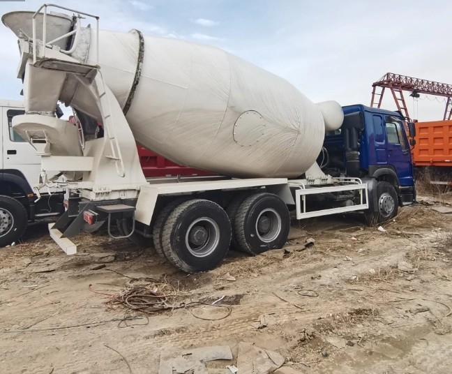 Combustível de 10 rodas HOWO 6X4 8cbm 9cbm 371HP