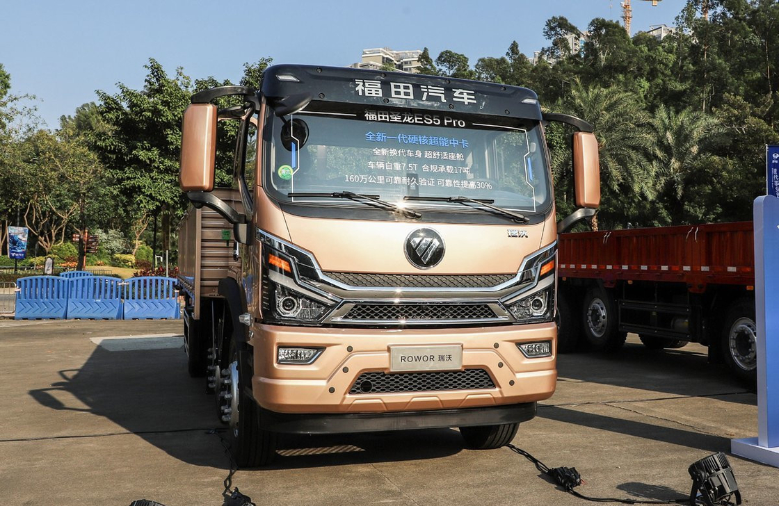 Caminhões de carga chineses usados Foton Caminhão de caminhão cor ouro 6 * 2 caixa plana carregando 18 toneladas