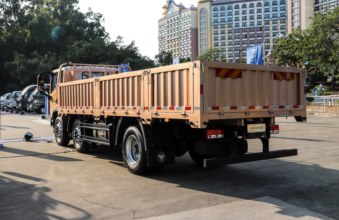 Caminhões de carga chineses usados Foton Caminhão de caminhão cor ouro 6 * 2 caixa plana carregando 18 toneladas