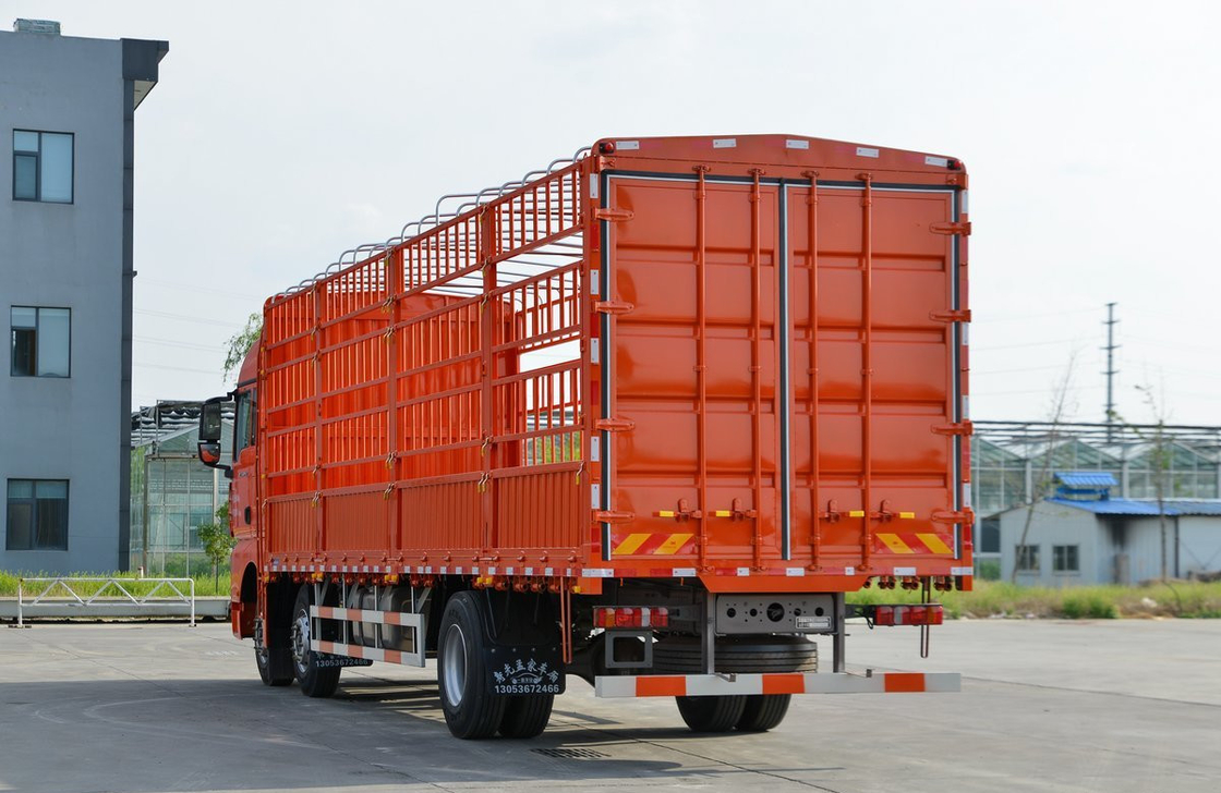 Usado Howo Cargo Camião SITRAK G7 Modelo 6 * 2 Camião Camião Folha Primavera 8,6 metros de comprimento caixa