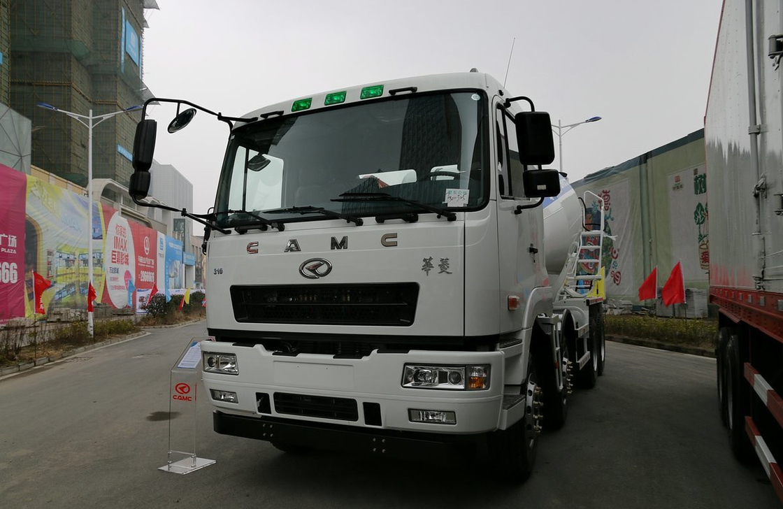 Caminhão de mistura de concreto usado 8×4 CAMC Misturador de cimento 310hp Euro 5 Big Tanker 12 Pneus