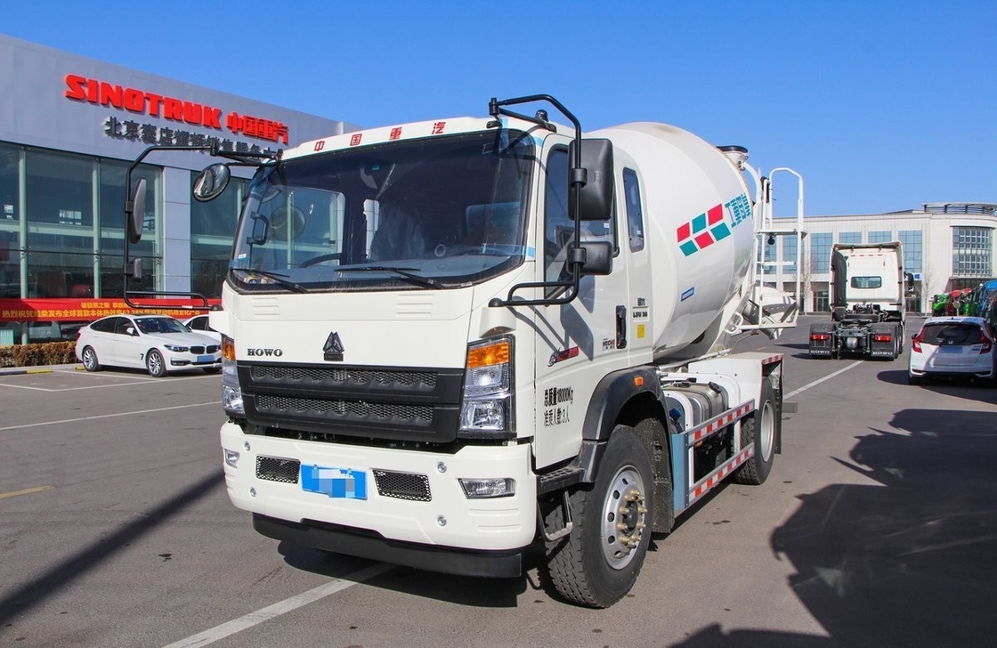 Mixer de mini caminhão de concreto HOWO 4 × 2 Weichai Motor 220hp 4 eixo único cúbico 6 pneus